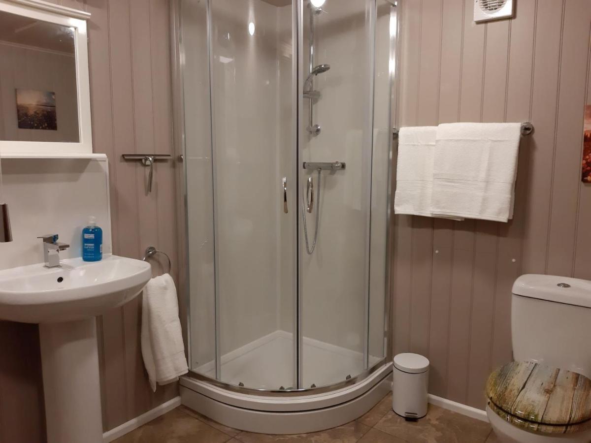 Wyldwood Lodge Cheadle  Esterno foto